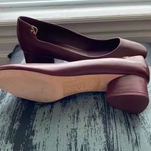 NWOT, shoes, Tory Burch, size 10,5 M.